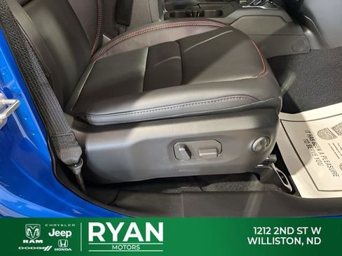 New 2025 Jeep Gladiator Rubicon w/ Convenience Group AWD/4WD image 54