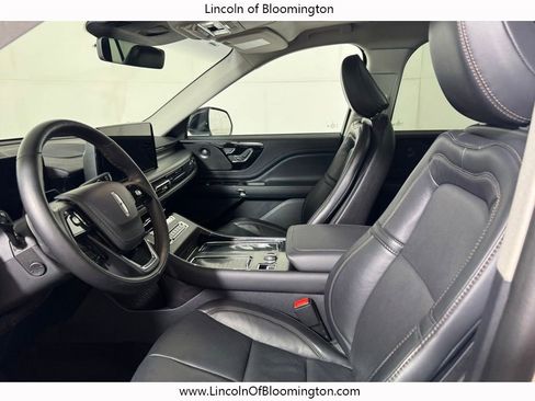 Certified 2025 Lincoln Aviator Reserve w/ Illumination Package AWD/4WD image 33