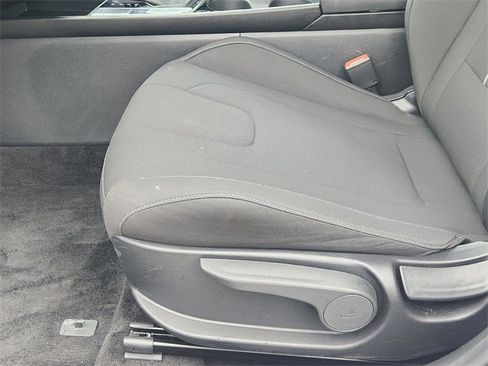 Used 2025 Hyundai Elantra SEL image 23