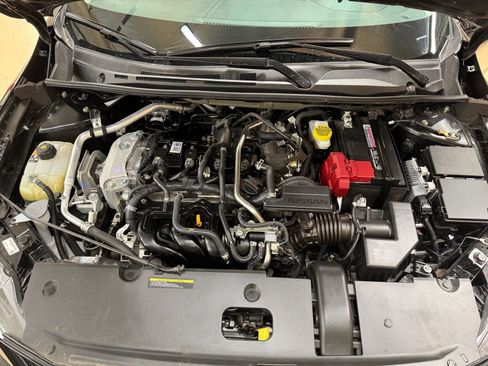 Used 2025 Nissan Sentra SV FWD image 30