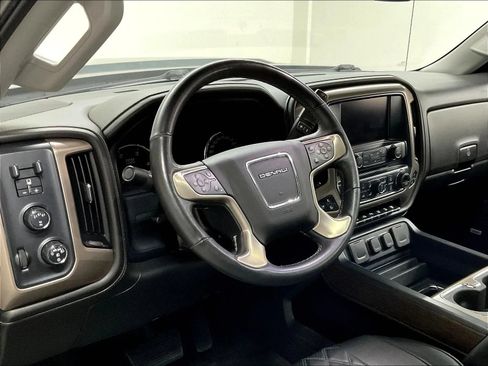 Used 2018 GMC Sierra 2500 Denali w/ Duramax Plus Package AWD/4WD image 10