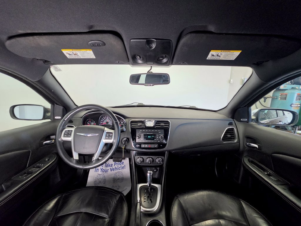Used 2013 Chrysler 200 Limited FWD image 9