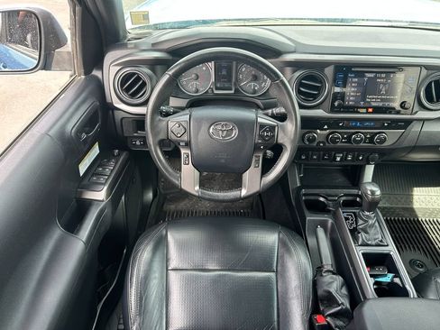Used 2019 Toyota Tacoma TRD Off-Road AWD/4WD image 27