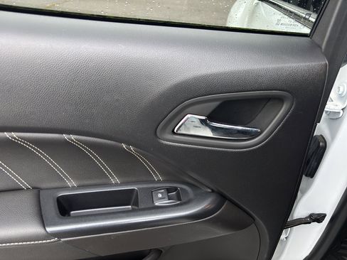 Used 2021 GMC Canyon Denali image 16