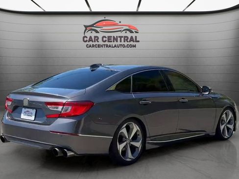 Used 2018 Honda Accord Touring image 5