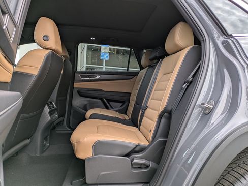 New 2026 Volkswagen Atlas Cross Sport SEL Premium R-Line AWD/4WD image 19