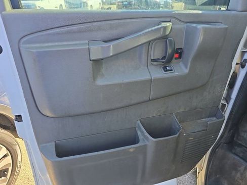 Used 2017 Chevrolet Express 2500 image 15