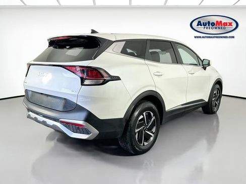 Used 2023 Kia Sportage LX image 2
