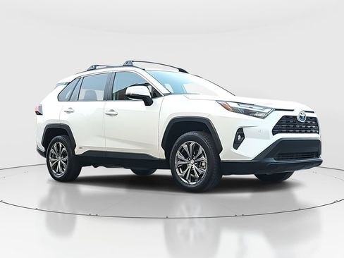 Used 2023 Toyota RAV4 XLE Premium AWD/4WD image 3