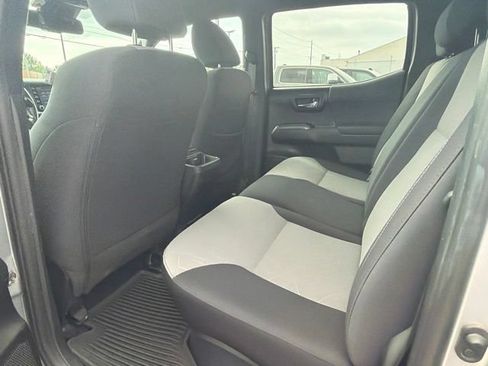 Used 2020 Toyota Tacoma TRD Off-Road w/ Technology Package AWD/4WD image 16