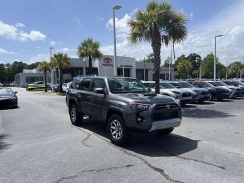 Used 2023 Toyota 4Runner TRD Off-Road Premium w/ Moonroof Package AWD/4WD image 2