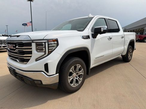 Used 2025 GMC Sierra 1500 SLT AWD/4WD image 8