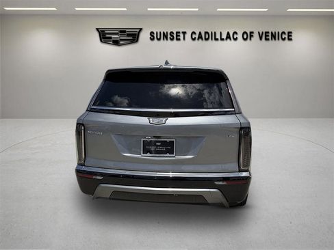 New 2027 Cadillac Vistiq Luxury w/ LPO, Floor Liner Package AWD/4WD image 4