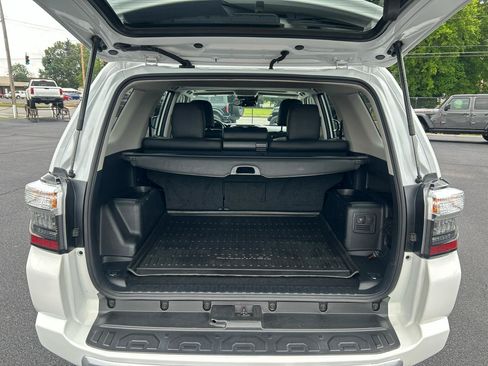 Used 2024 Toyota 4Runner TRD Off-Road Premium w/ Off Road Premium Plus Package AWD/4WD image 11