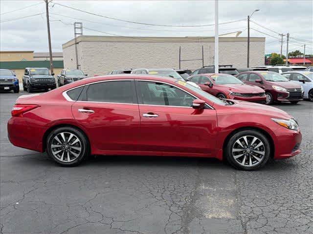 Used 2016 Nissan Altima 2.5 SL w/ 2.5 Technology w/LED Package FWD image 2