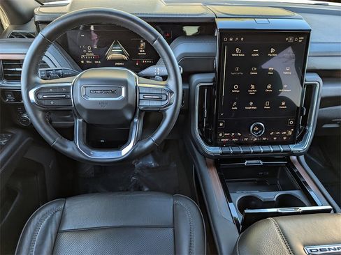 Used 2025 GMC Yukon Denali image 18