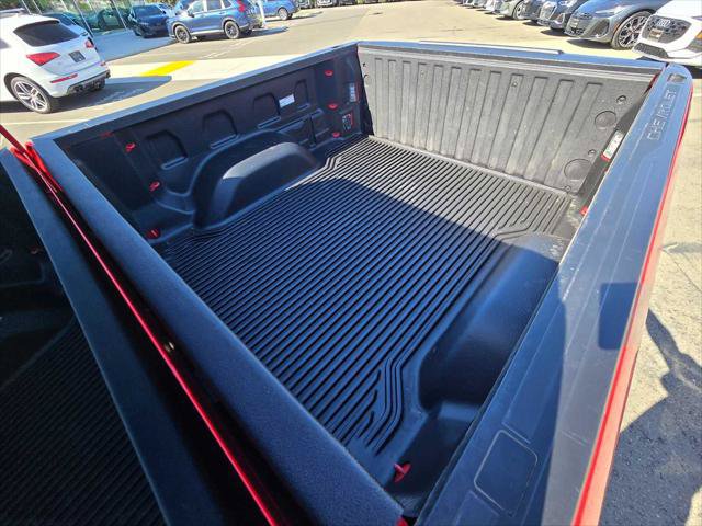 Used 2025 Chevrolet Silverado 1500 LT AWD/4WD image 13