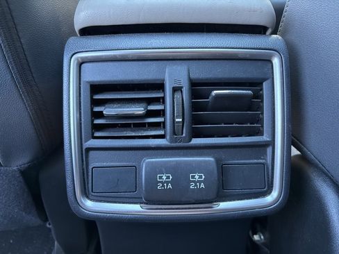 Used 2023 Subaru Forester Premium image 7