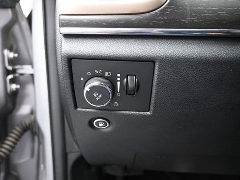 Used 2016 Jeep Grand Cherokee Limited image 13