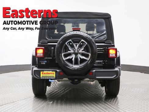 Used 2024 Jeep Wrangler Unlimited AWD/4WD image 6