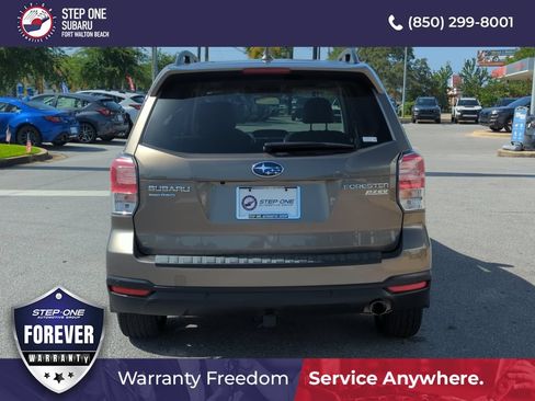 Used 2017 Subaru Forester 2.5i Touring AWD/4WD image 6