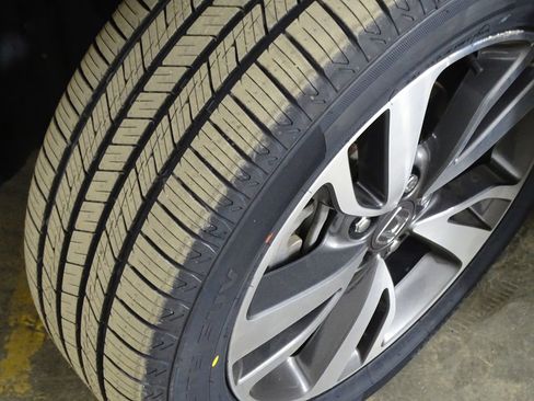 Used 2024 Honda Odyssey Touring image 43