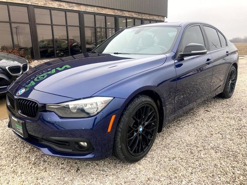 Used 2017 BMW 320i xDrive Sedan image 2
