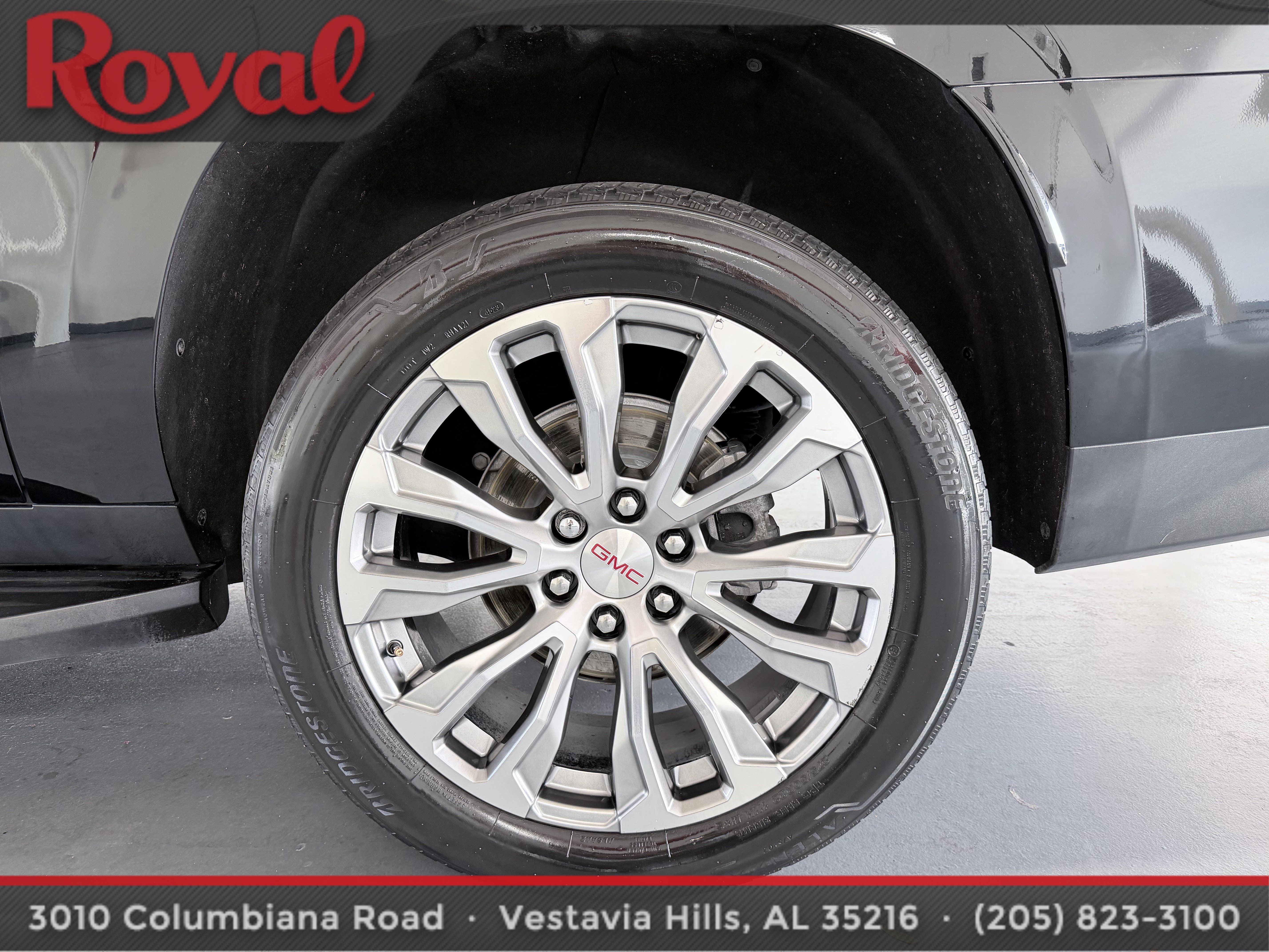 Used 2024 GMC Yukon XL Denali RWD image 11
