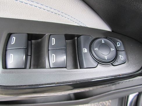 Used 2025 Chevrolet Trax LT w/ Sunroof Package FWD image 10