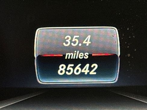Used 2018 Mercedes-Benz GLA 250 image 17
