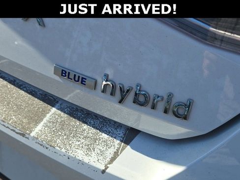 Certified 2022 Hyundai Elantra Blue image 6