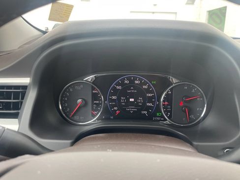 Used 2023 GMC Acadia SLT w/ Technology Package FWD image 14