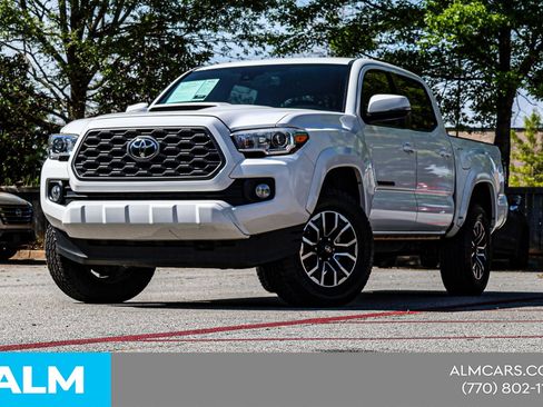Used 2020 Toyota Tacoma TRD Sport AWD/4WD image 3