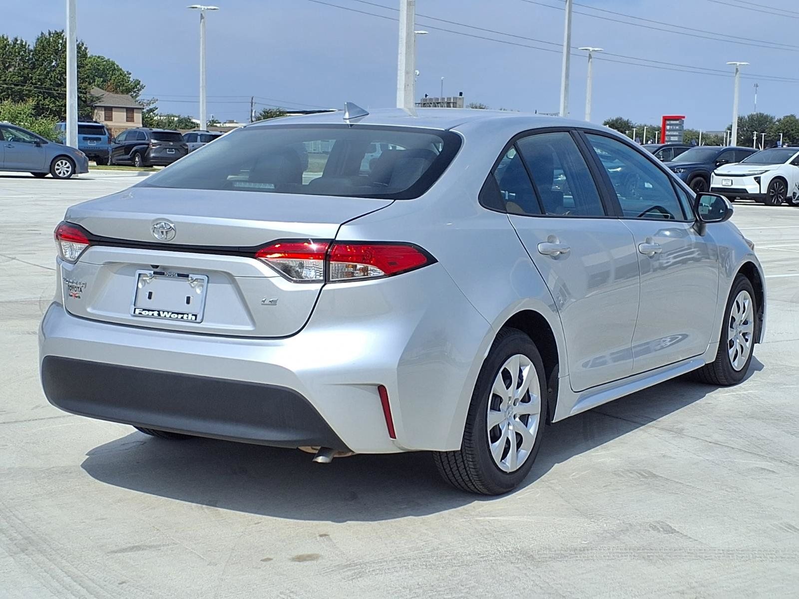 Used 2026 Toyota Corolla LE FWD image 9