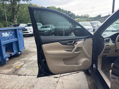 Used 2015 Nissan Rogue SV FWD image 9