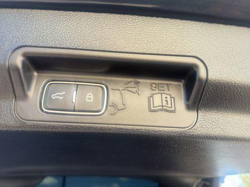 Used 2023 Ford Explorer XLT w/ Equipment Group 202A RWD image 22