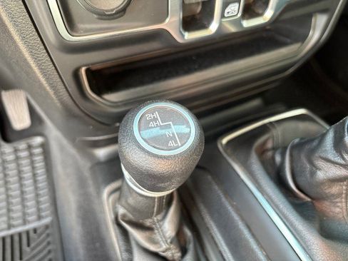 Used 2021 Jeep Gladiator Sport image 21