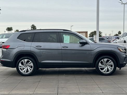 Certified 2022 Volkswagen Atlas SE image 3