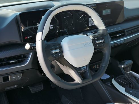 New 2025 Kia K4 GT-Line image 10