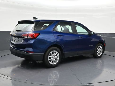 Used 2023 Chevrolet Equinox LS FWD image 5