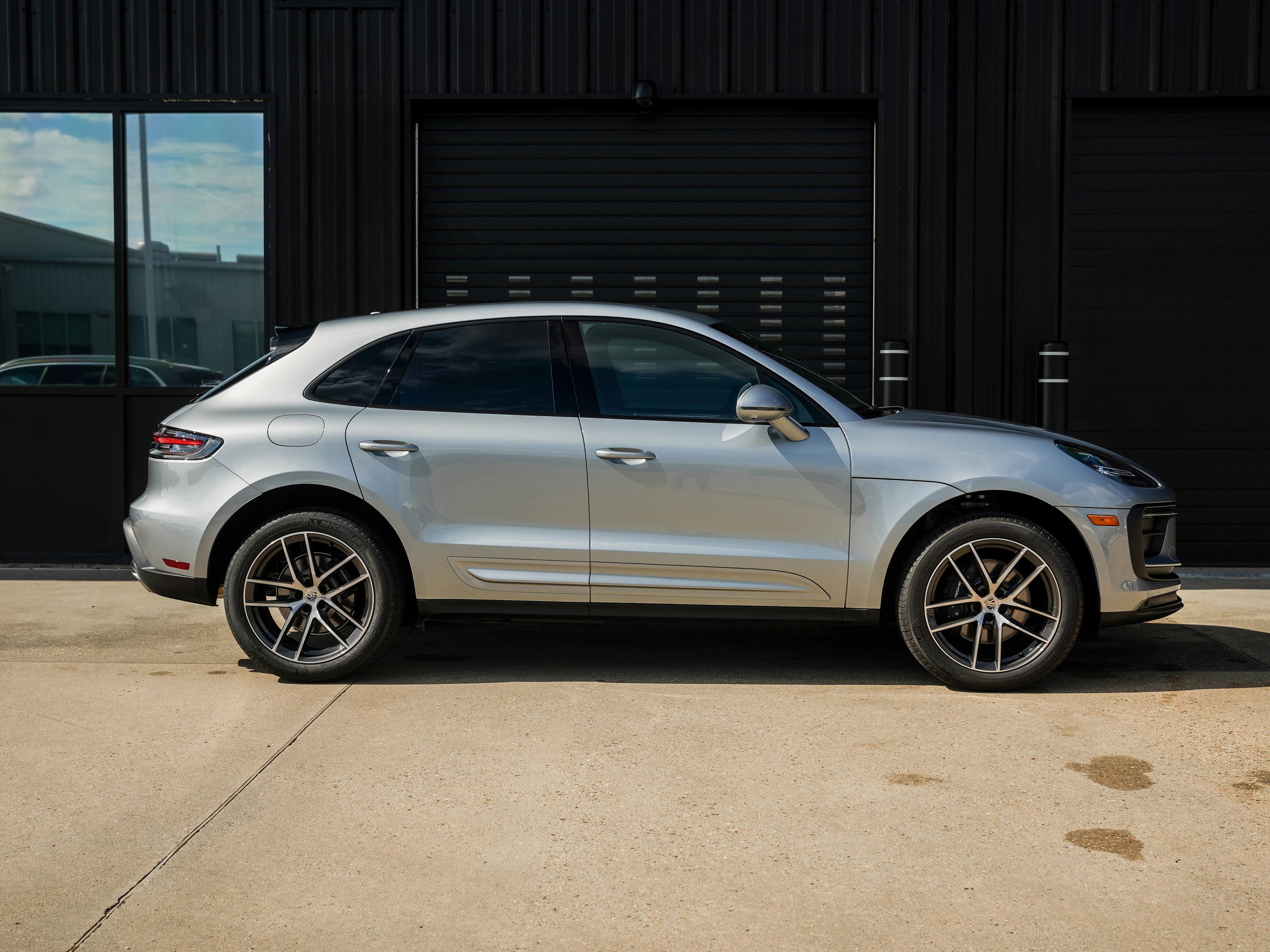 Certified 2026 Porsche Macan AWD/4WD image 13