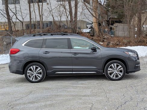 Used 2022 Subaru Ascent Limited w/ Technology Package image 2