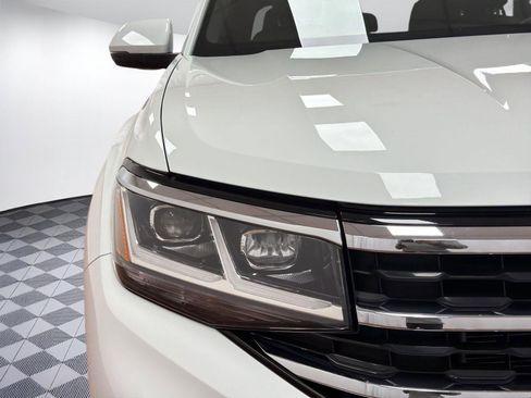 Used 2023 Volkswagen Atlas Cross Sport SE w/ Black Wheel Package image 10