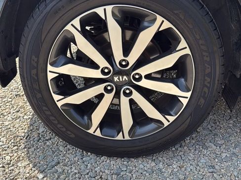 Used 2017 Kia Sportage EX image 40