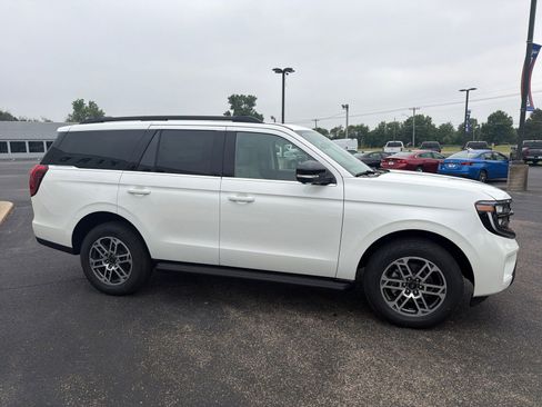 New 2026 Ford Expedition Active AWD/4WD image 5