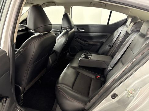Used 2024 Nissan Altima 2.5 SR FWD image 25