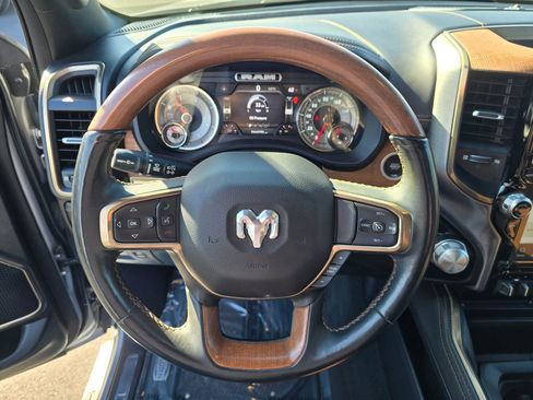 Used 2022 RAM 1500 Limited w/ Body-Colour Bumper Group AWD/4WD image 18