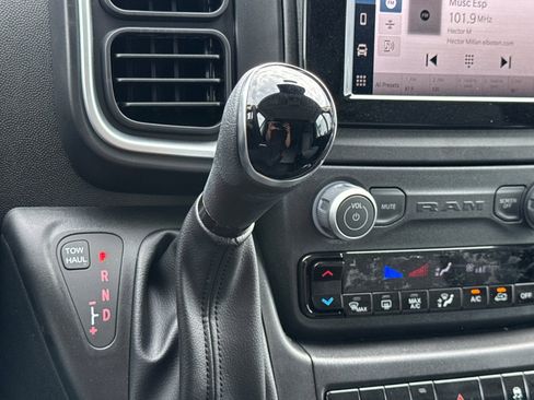 New 2026 RAM ProMaster 2500 w/ Quick Order Package 22G SLT image 19