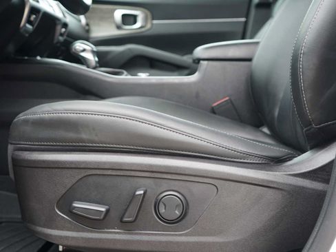 Used 2021 Kia Sorento EX AWD/4WD image 19