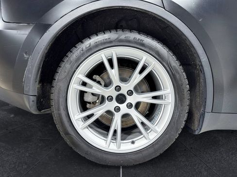 Used 2021 Tesla Model Y Long Range AWD/4WD image 36